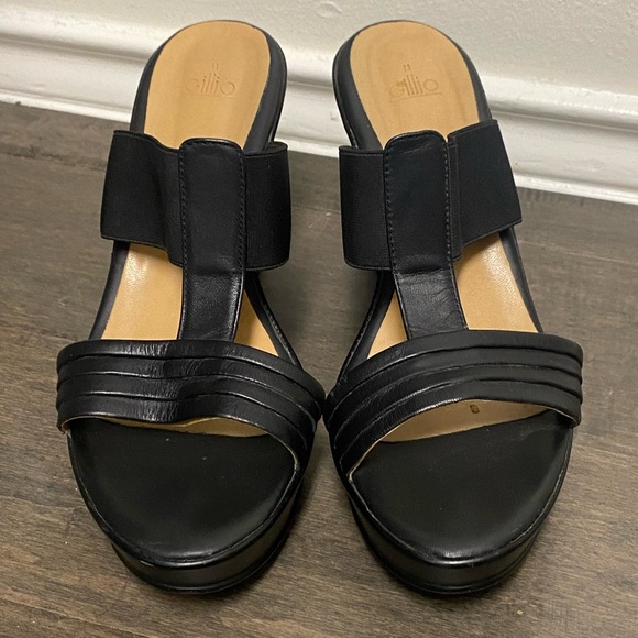 Classic Black Heeled Sandals with Two-Strap Design - Picture 1 of 4